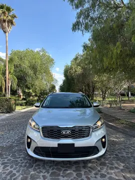 Kia Sorento 2.4L EX Pack usado (2020) color Gris precio $323,000