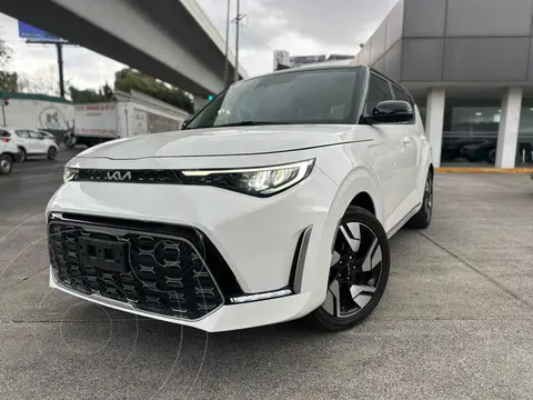 Kia Soul GT Line usado (2024) color Blanco financiado en mensualidades(enganche $82,500 mensualidades desde $9,262)