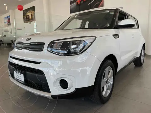 foto Kia Soul LX usado (2018) color Blanco precio $240,000