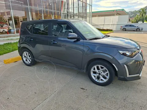 Kia Soul LX Aut usado (2023) color Gris Oscuro financiado en mensualidades(enganche $70,400 mensualidades desde $8,563)