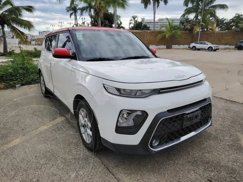Kia Soul LX Aut usado (2022) color Blanco financiado en mensualidades(enganche $60,940 mensualidades desde $7,412)