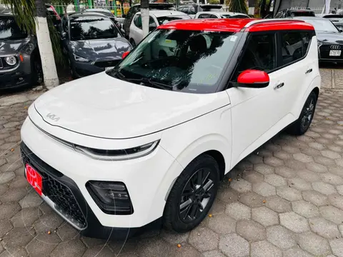 Kia Soul EX Aut usado (2022) color Blanco financiado en mensualidades(enganche $90,569 mensualidades desde $8,045)