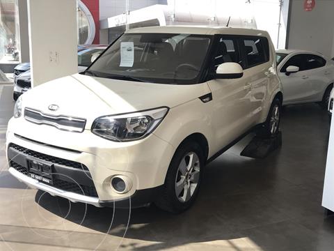foto Kia Soul LX usado (2019) color Beige precio $280,000
