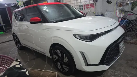 Kia Soul GT Line usado (2023) color Blanco Nieve precio $320,000