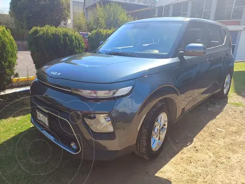 Kia Soul LX usado (2022) color Gris precio $309,500