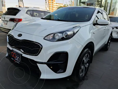 Kia Sportage LX 2.0L usado (2019) color Blanco precio $260,000