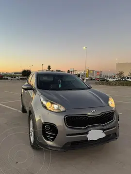 Kia Sportage EX 2.0L Aut usado (2017) color Gris precio $230,000