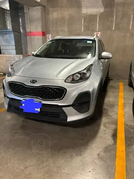 Kia Sportage LX 2.0L usado (2022) color Plata precio $350,000
