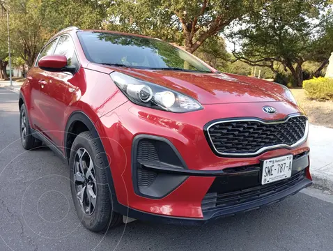 Kia Sportage 2.0L LX usado (2021) color Rojo precio $269,900