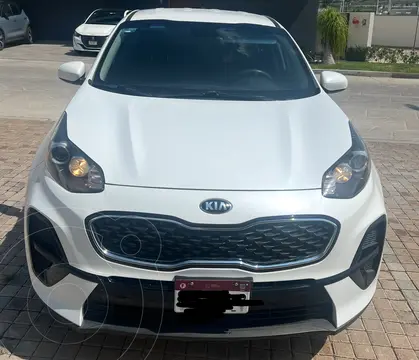 Kia Sportage LX usado (2020) color Blanco Perla precio $215,000