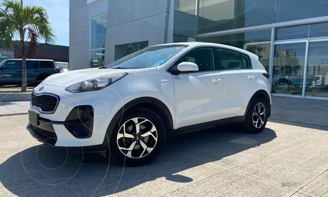 foto Kia Sportage LX TA usado (2019) color Blanco precio $320,000