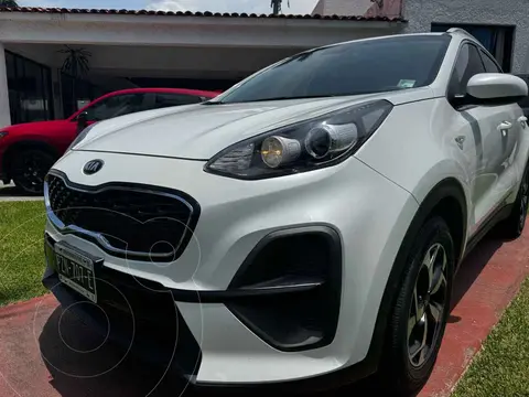 Kia Sportage LX 2.0L Aut usado (2021) color Blanco precio $313,000