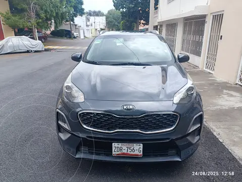 Kia Sportage LX 2.0L usado (2021) color Gris Oscuro precio $290,000