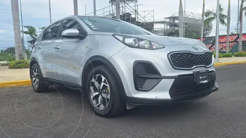 Kia Sportage EX 2.0L usado (2019) color plateado financiado en mensualidades(enganche $57,200 mensualidades desde $6,957)
