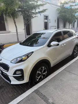 Kia Sportage EX 2.0L Aut usado (2021) color Blanco precio $360,000