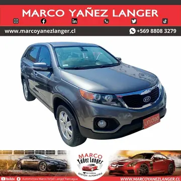 Kia SSorento EX 2.4L 4X2 Aut usado (2011) color Plata precio $7.990.000