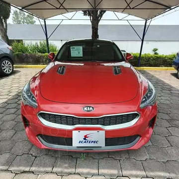 Kia Stinger GT Line usado (2018) color Rojo precio $372,000