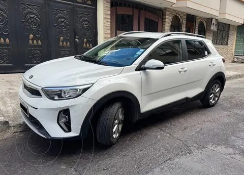 Kia Stonic 1.0L usado (2021) color Blanco precio u$s14.500