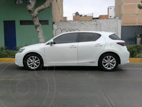 Lexus CT 200h usado (2018) color Blanco precio u$s25,000