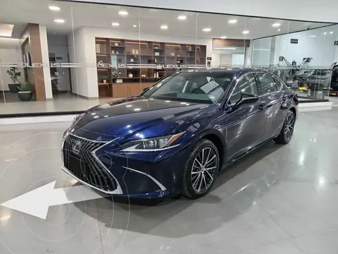 Lexus ES Hybrid 300 usado (2024) color Azul financiado en mensualidades(enganche $335,321 mensualidades desde $15,231)