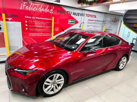Lexus IS 300 Premium usado (2023) color Rojo precio $645,000