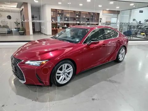 Lexus IS 300 usado (2023) color Rojo financiado en mensualidades(enganche $318,878 mensualidades desde $14,484)