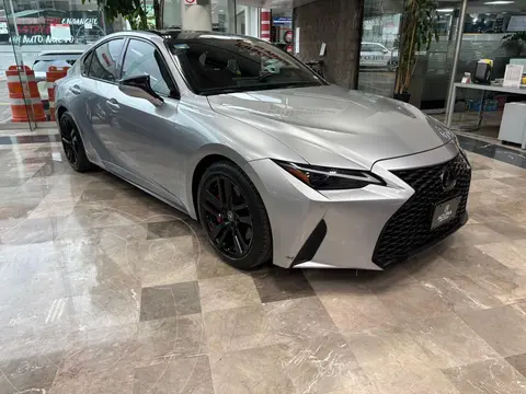 Lexus IS 300 Premium usado (2023) color plateado precio $699,000