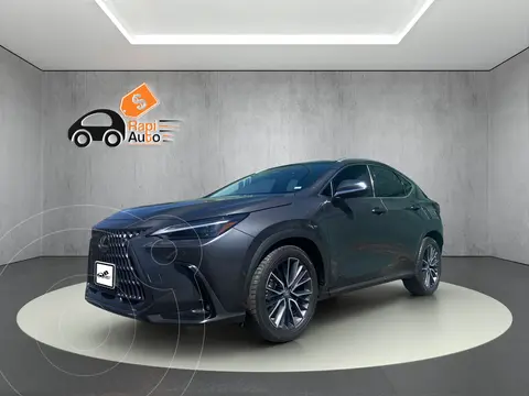 Lexus NX Hybrid 350H Luxury usado (2022) color Gris precio $746,400