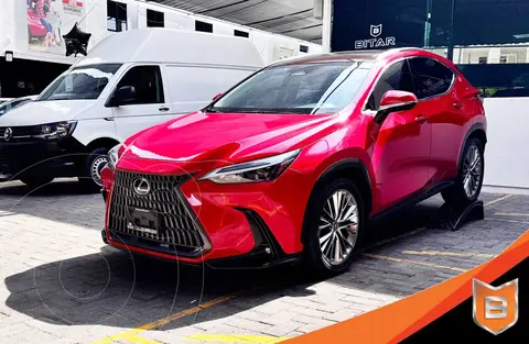 Lexus NX Hybrid 350H Premium usado (2022) color Rojo precio $799,900