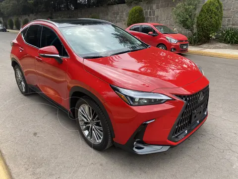 foto Lexus NX Hybrid 350H Premium usado (2022) color Rojo precio $769,000