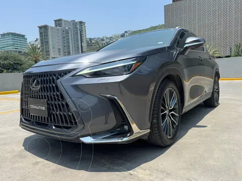 Lexus NX Hybrid 350H Premium usado (2022) color Gris precio $684,000