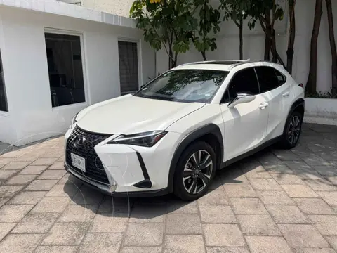Lexus UX Hybrid 250 usado (2024) color Blanco precio $690,000