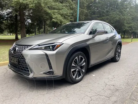 Lexus UX Hybrid 300 usado (2025) color Plata precio $739,000