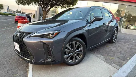 Lexus UX Hybrid 250 F-Sport usado (2023) color Gris financiado en mensualidades(enganche $223,036 mensualidades desde $23,734)
