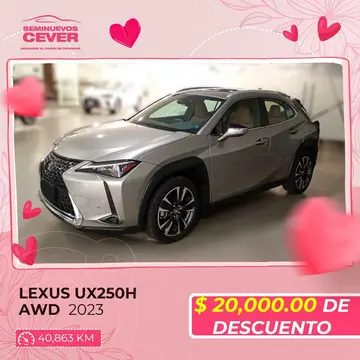 Lexus UX Hybrid 250 usado (2023) color Plata financiado en mensualidades(enganche $267,851 mensualidades desde $12,166)
