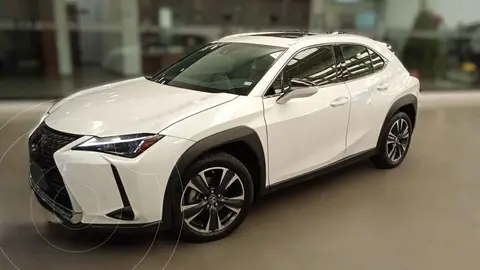 Lexus UX 250h usado (2023) color Blanco financiado en mensualidades(enganche $267,851 mensualidades desde $12,166)