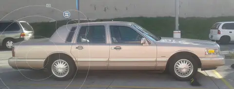 Lincoln Town Car Signature usado (1967) color Bronce precio $160,000