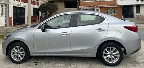 Mazda 2 Sedan Touring usado (2019) color Plata precio $65.450.000