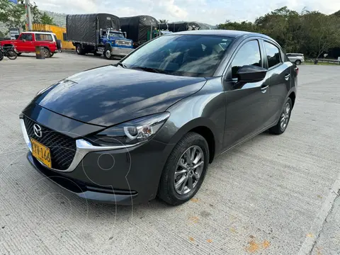 Mazda 2 Sedan Touring Aut usado (2022) color Gris precio $68.000.000