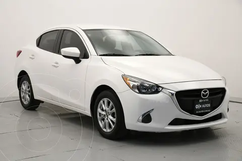 Mazda 2 Sedan i Touring usado (2019) color Blanco precio $257,000