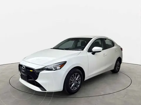 Mazda 2 Sedan i Sport usado (2025) color Blanco financiado en mensualidades(enganche $63,800 mensualidades desde $6,294)