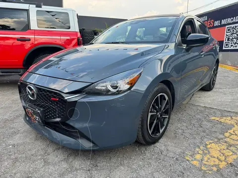 Mazda 2 Sedan Signature usado (2024) color Azul financiado en mensualidades(enganche $102,188 mensualidades desde $7,814)