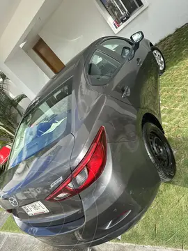 Mazda 2 Sedan i Aut usado (2019) color Gris Titanio precio $185,000