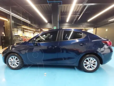 Mazda 2 Sedan i Touring usado (2019) color Azul precio $245,000