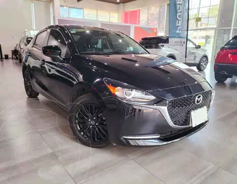 Mazda 2 Sedan Carbon Edition MHEV usado (2023) color Negro precio $328,700