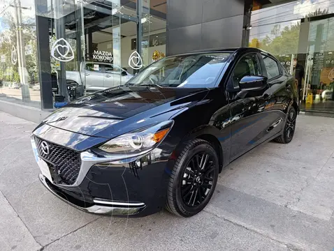 Mazda 2 Sedan Carbon Edition MHEV usado (2023) color Negro precio $347,000