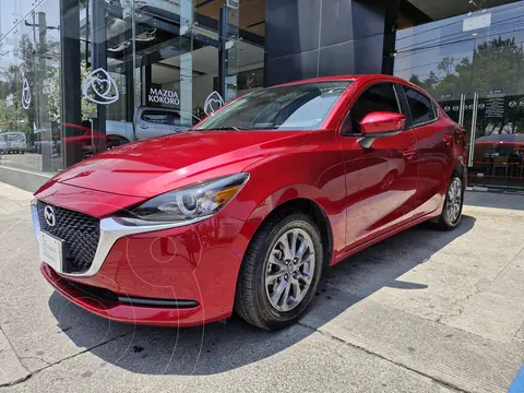 Mazda 2 Sedan i Aut usado (2023) color Rojo precio $274,000