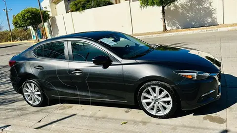 Mazda 2 Sedan Elija una version usado (2018) color Gris Oscuro precio $315,000