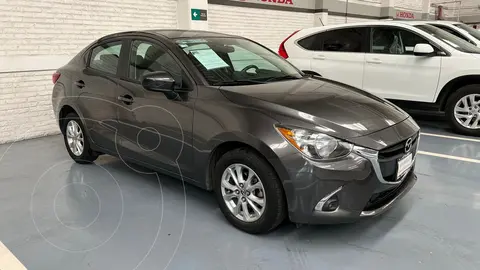 Mazda 2 Sedan i Touring usado (2019) color Gris precio $269,000