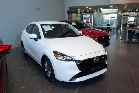 Mazda 2 Sedan i Sport nuevo color Blanco Perla precio $325,900